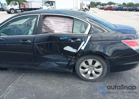2010 Honda Accord 2.4 Ex z USA, uszkodzony, nr VIN 1HGCP2F77AA180728